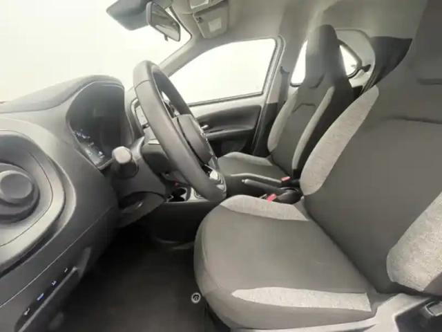 Toyota Aygo 1.0 vvt-i 72 dynamic — photo 17