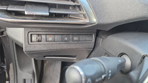 Peugeot 3008 1.6 THP 300 Hybrid4 EAT8 - Allure Pack – 2021 – 98045 km – Hybride rechargeable – Boîte Automatique — photo 44