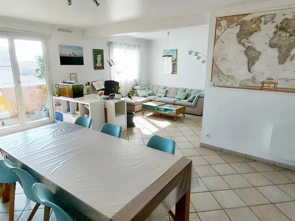 EXCLUSIVITÉ - APPARTEMENT SPACIEUX DE 105 M² À VILLEURBANNE, 3 CHAMBRES