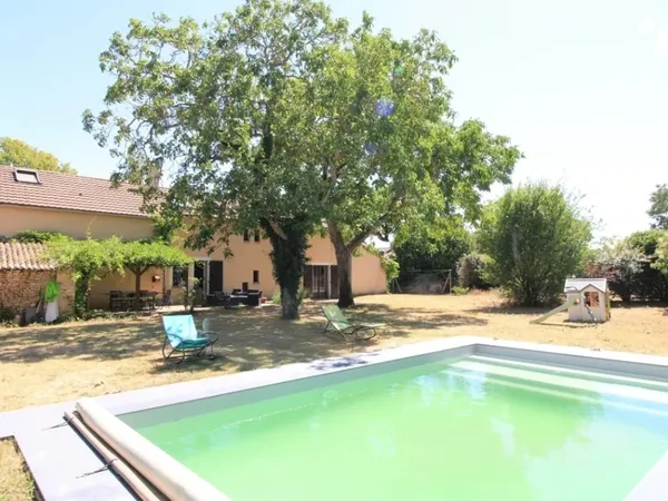 Maison 6 pièces 196 m²