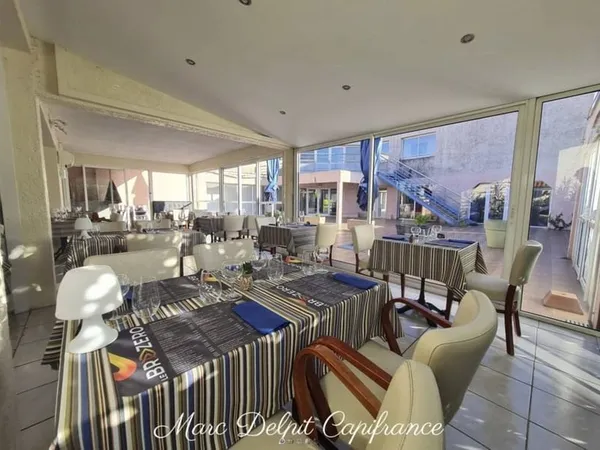 CANET EN ROUSSILLON (66) Restaurant 107 m², emplacement exceptionnel, rénovation récente, locayion a