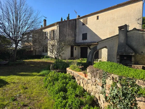 Maison d'environ 200 m² - Gros potentiel investisseurs ou grande famille