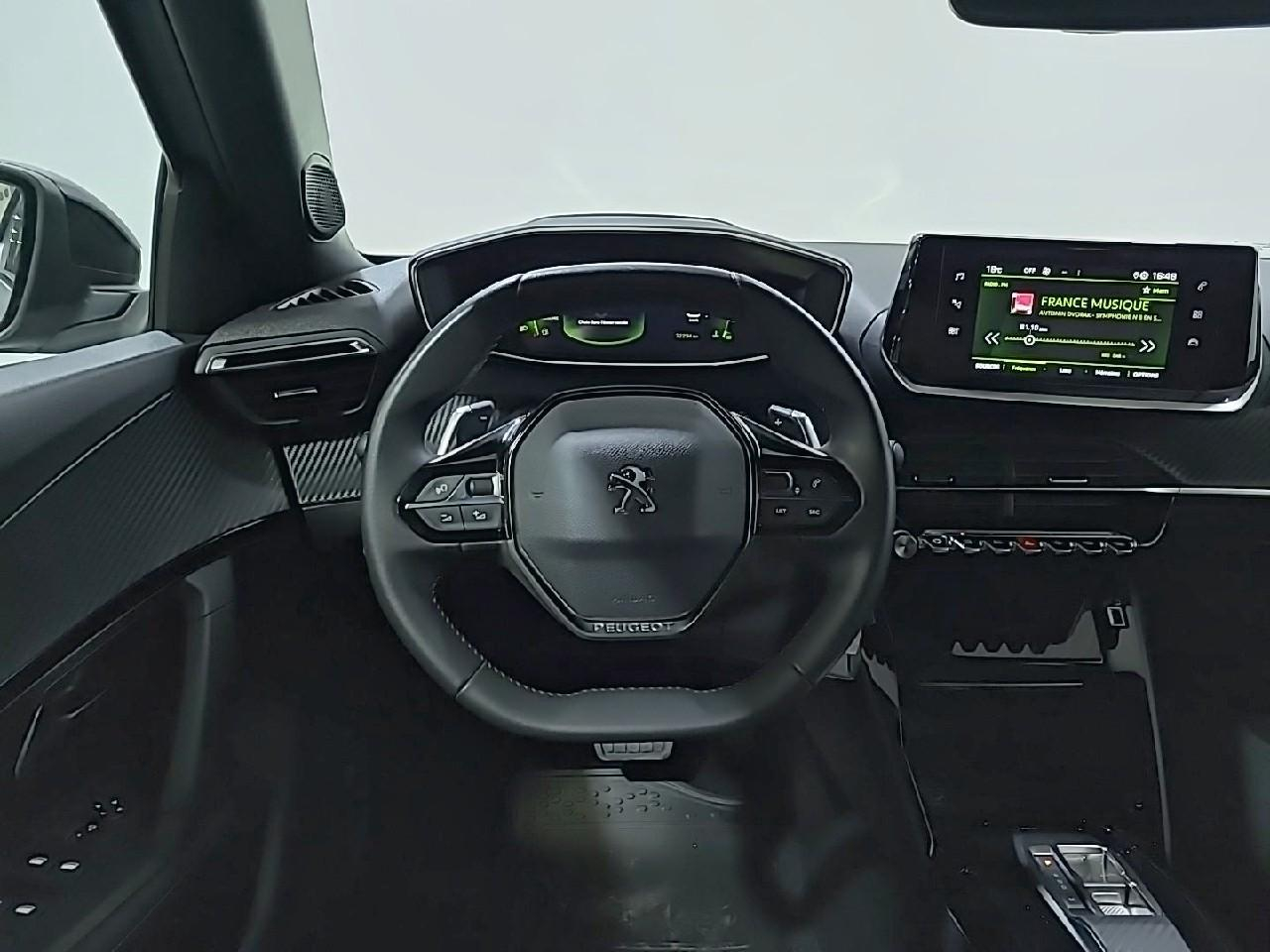 Peugeot 2008 puretech 130 s&s eat8 allure pack — photo 17