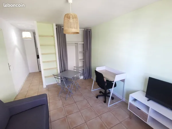 Studio 1 pièce 19 m²