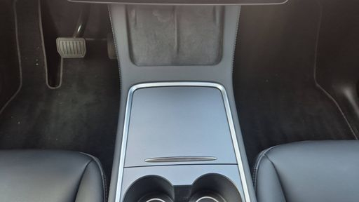 Tesla Model Y 275 Rwd - Standard Range – 2022 – 36852 km – Électrique – Boîte Automatique — photo 28