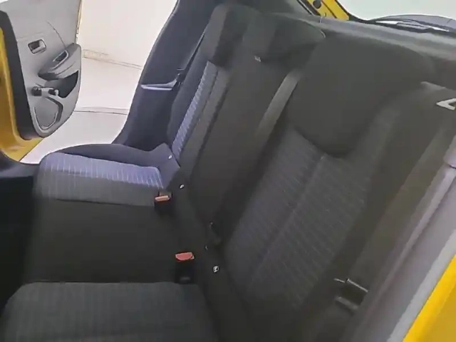 Peugeot 208 puretech 75 s&amp;s bvm5 — photo 59