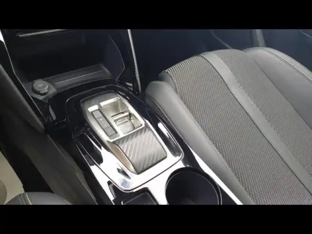 Peugeot 2008 1.2 puretech 130ch s&amp;s gt eat8 — photo 15