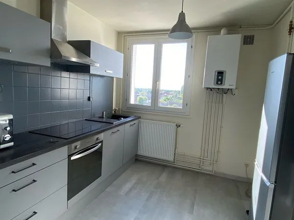 Grand 2 pieces dernier etage