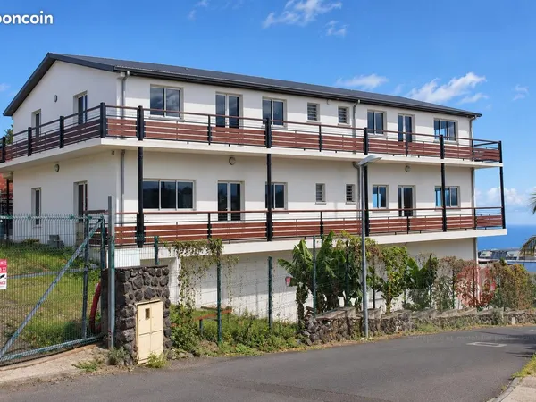 Local 680 m² TROIS MARES