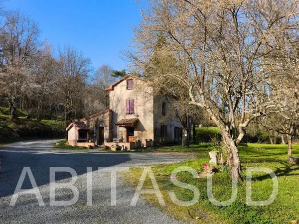 Belle maison ancienne de 327 m² 3 chambres terrain de 3990 m² - Idéal artisan