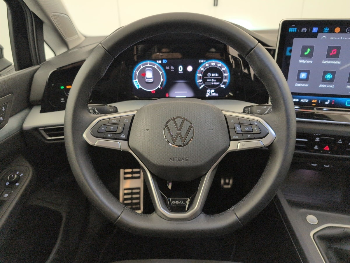 Volkswagen Golf 8 — photo 14