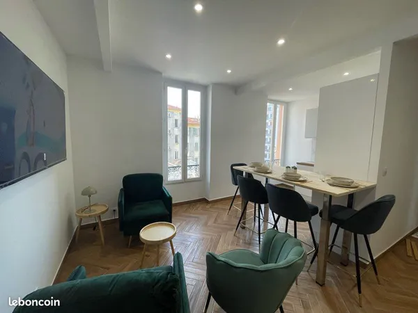 Une chambre dans Colocation Nice centre appartement refait à neuf