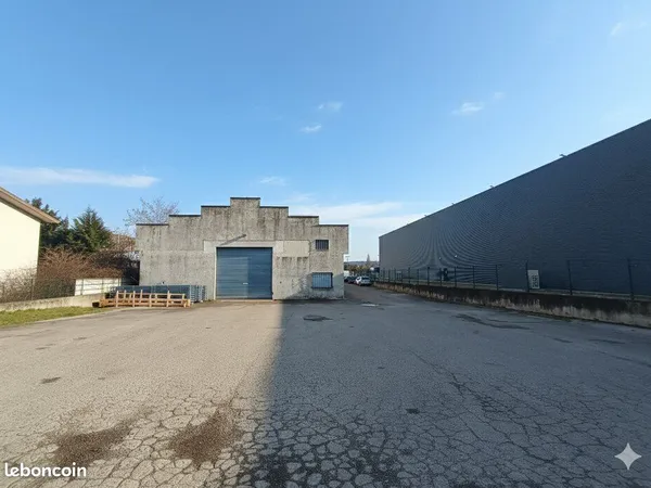 LOCAL D'ACTIVITE 1080 m² LA VERPILLIÈRE
