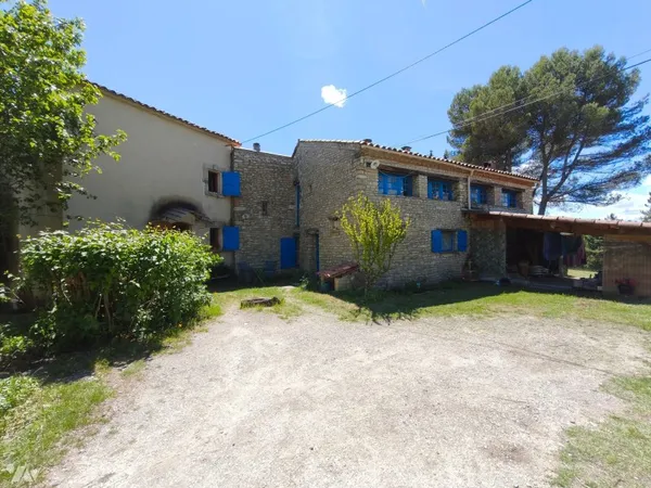 Maison 9 pièces 302 m²
