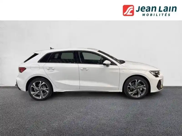 Audi A3 sportback tfsi e hybride rechargeable 204 s tronic 6 — photo 4