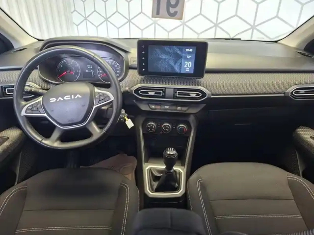 Dacia Sandero sce 65 — photo 11