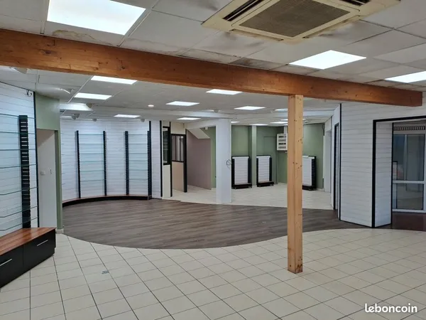 Local commercial et appartement a louer