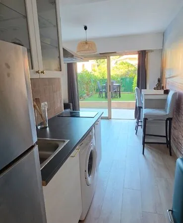Studio avec terrasse et jardin