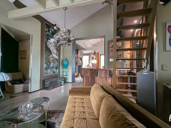 LOFT PRESTIGE - ESPRIT MAISON AVEC PISCINE - ENTRE BORDEAUX ET ST EMILION