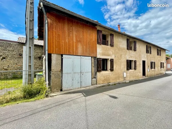 Maison proche du centre ville de Vic en Bigorre avec trois chambres, bureau et terrain