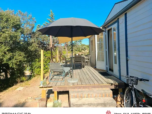 Chalet 42 mètres carrés climatisé camping Le pinada Fabrezan