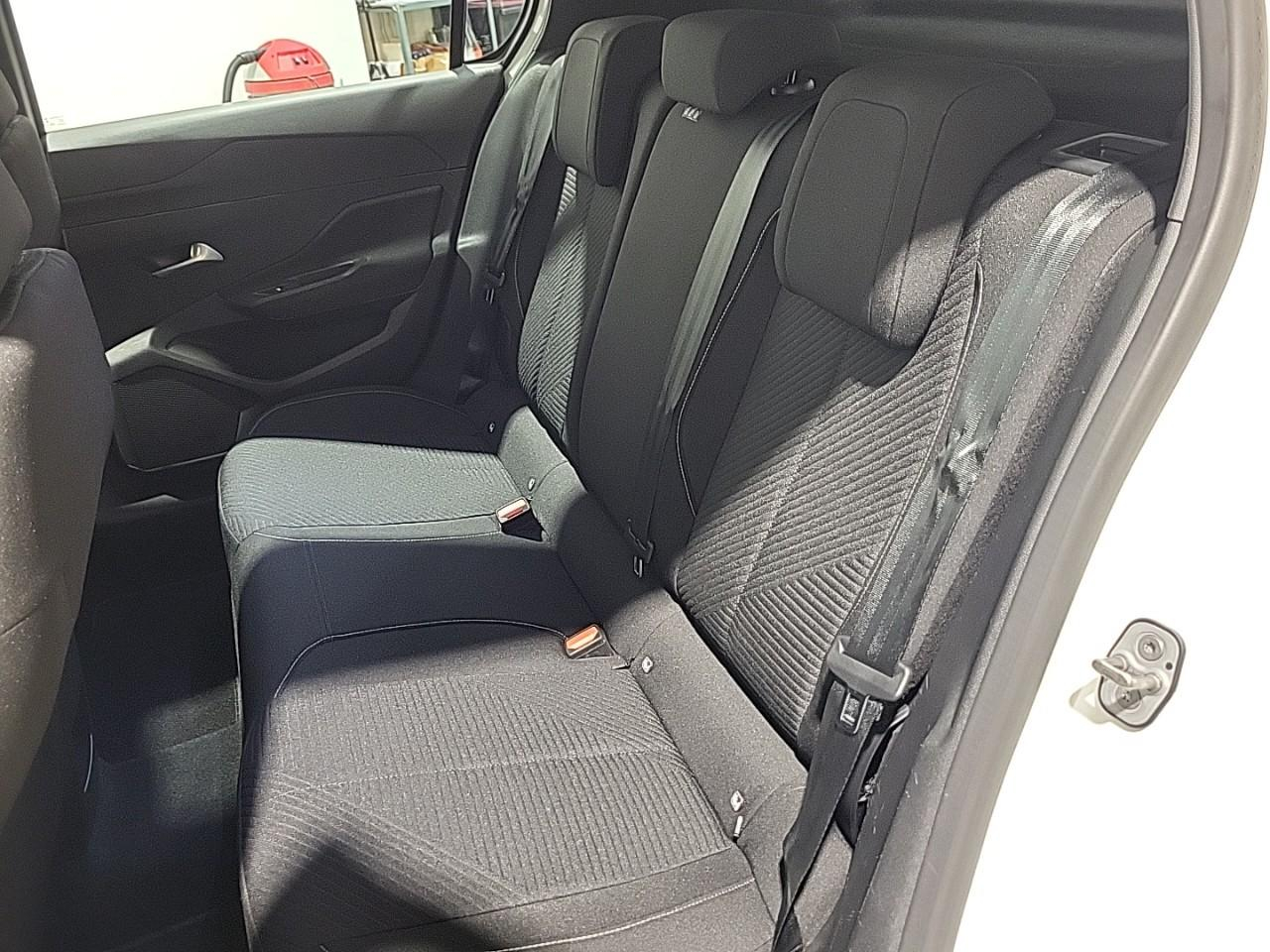 Peugeot 308 bluehdi 130ch s&s eat8 active pack — photo 13