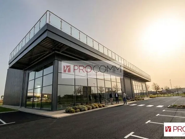 Local commercial 345m² à louer à Mainvilliers