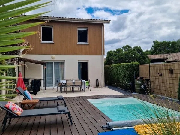 🏡 Maison familiale de 93 m² au coeur du Barp - piscine, terrasse et garage