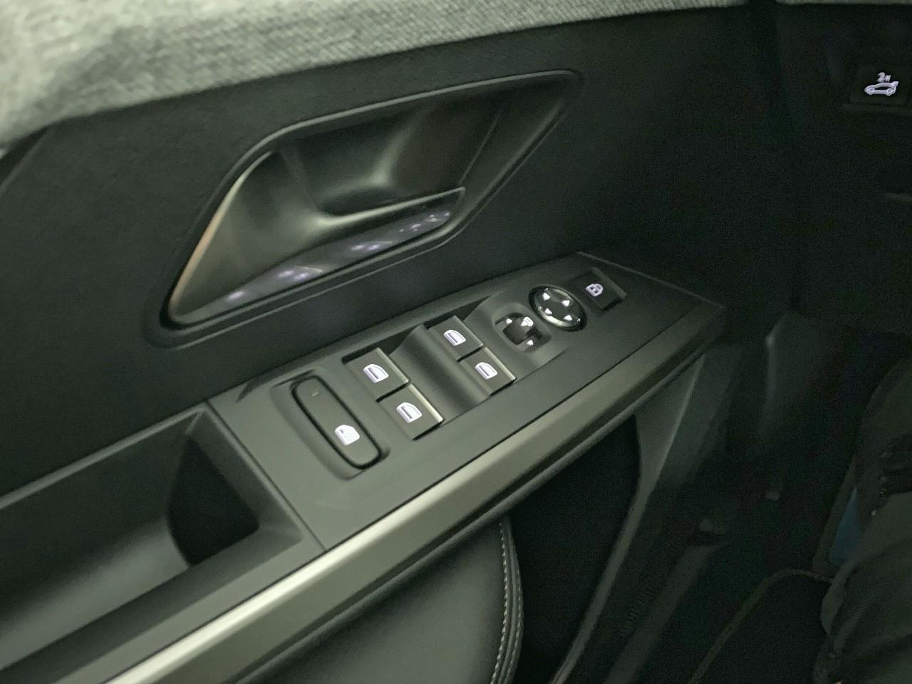 Peugeot 3008 hybrid 145 e-dcs6 gt — photo 20