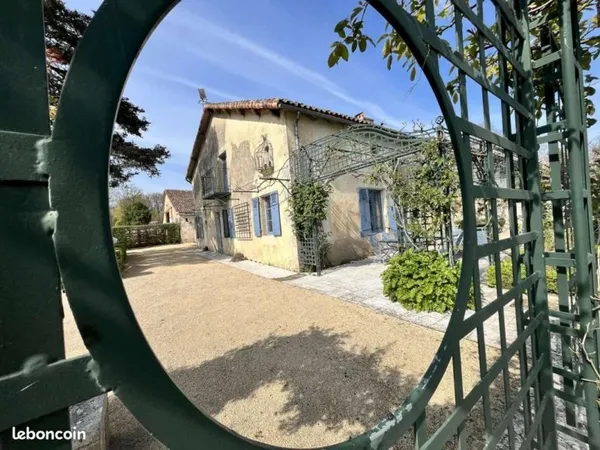 Propriété 6 pièces 205 m²