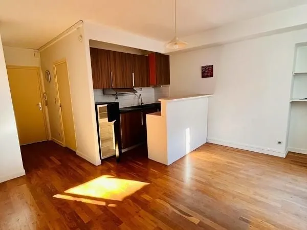 Studio 1 pièce 25 m²