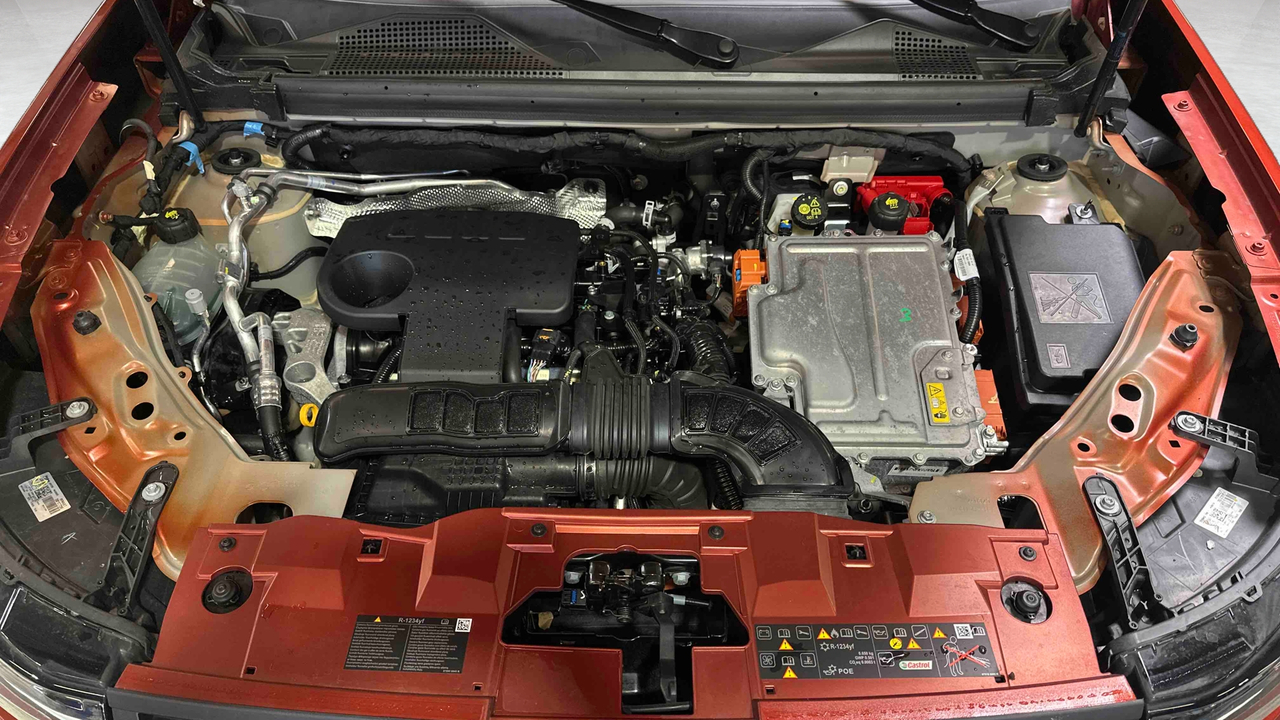 Dacia Duster Hybrid 140 — photo 17