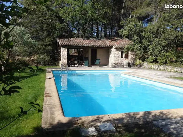 Colocation villa-piscine campagne de Pertuis