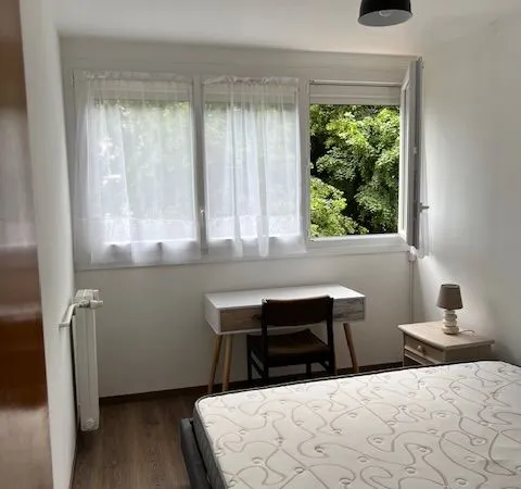 APPARTEMENT T4 MEUBLÉ REFAIT À NEUF (3 CHAMBRES) - 72 M2