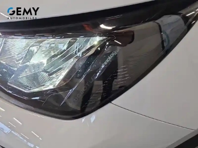 Peugeot 2008 hybrid 145 e-dcs6 — photo 28