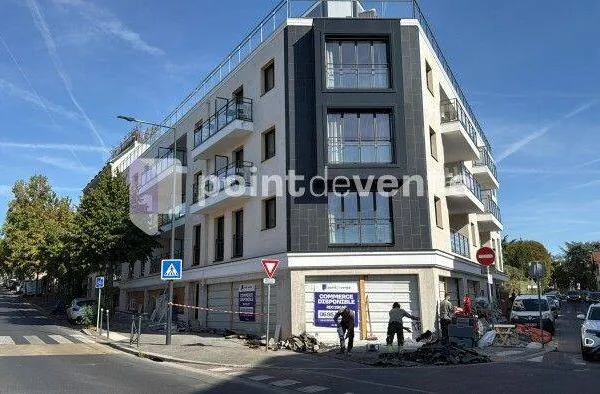 Local commercial 290 m²