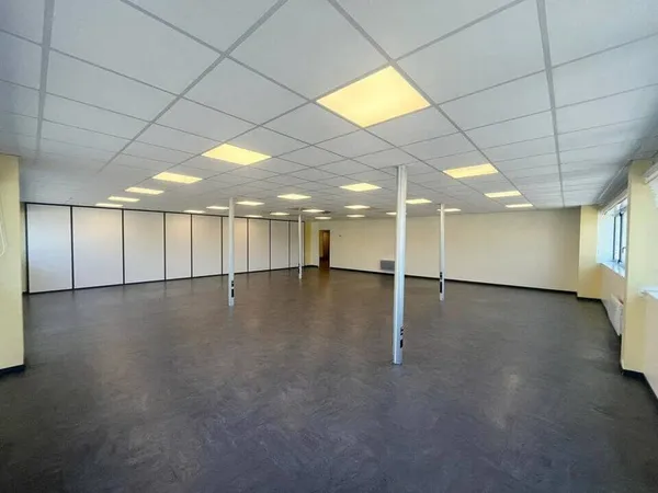 Bureaux 1 pièce 352 m²