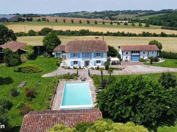 Propriété 10 pièces 325 m²