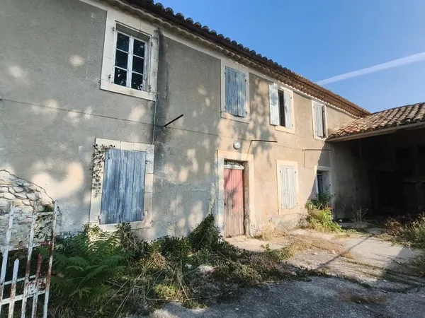 Maison 4 pièces 383 m²