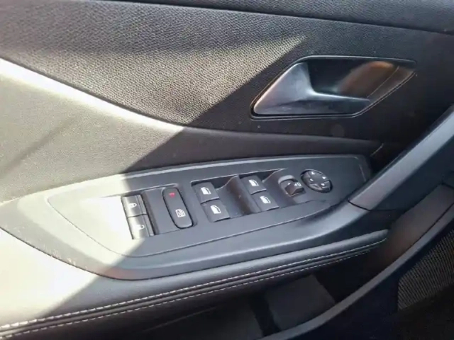 Peugeot 308 sw puretech 130ch s&amp;s bvm6 — photo 19