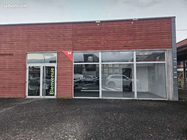 Local professionnel de 74 m²