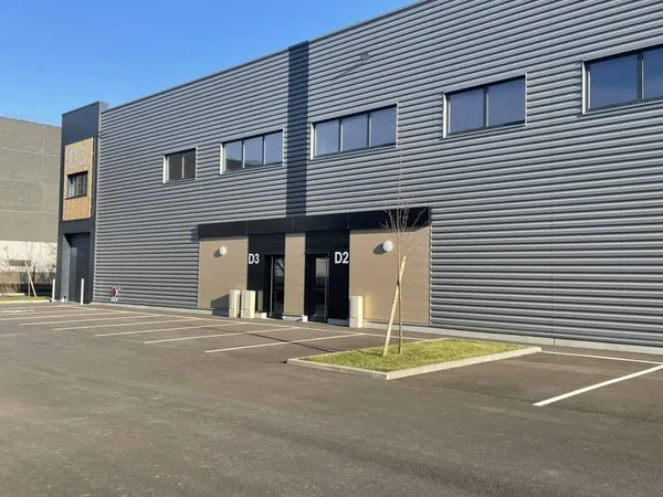 Entrepôt 7873 m²