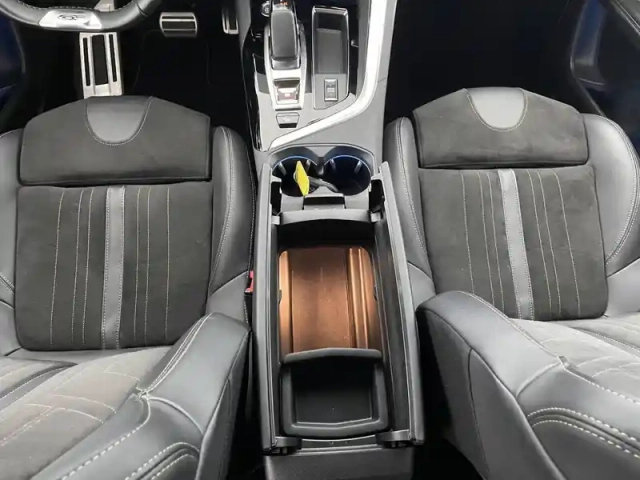 Peugeot 3008 hybrid4 300 e-eat8 — photo 27