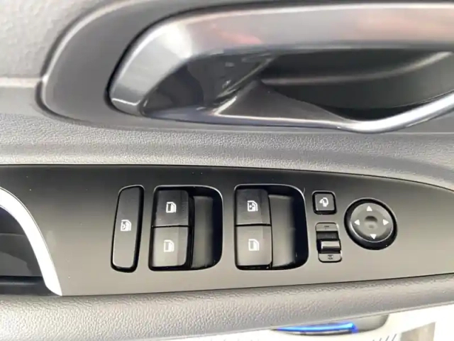 Hyundai Bayon 1.0 t-gdi 100 hybrid 48v — photo 12