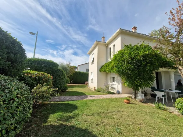NYONS Maison Bourgeoise, 8 pièces, Coeur de ville de Nyons, 5