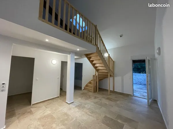 LOGEMENT DE CARACTÈRE 80 m² AVEC EXTÉRIEUR