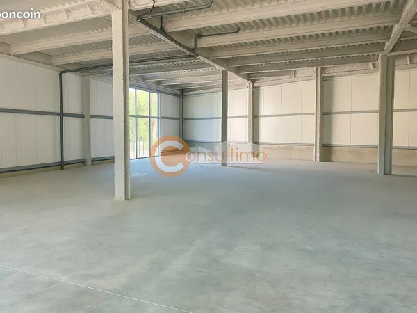Local commercial 245 m² CARBON BLANC