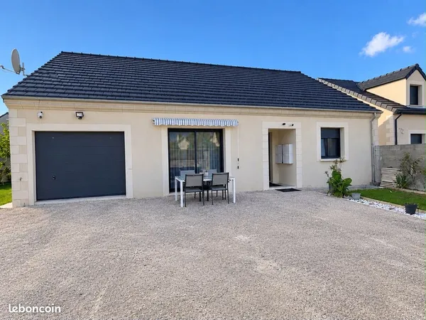 Maison de plain-pied sans travaux avec 3 chambres, jardin et deux terrasses