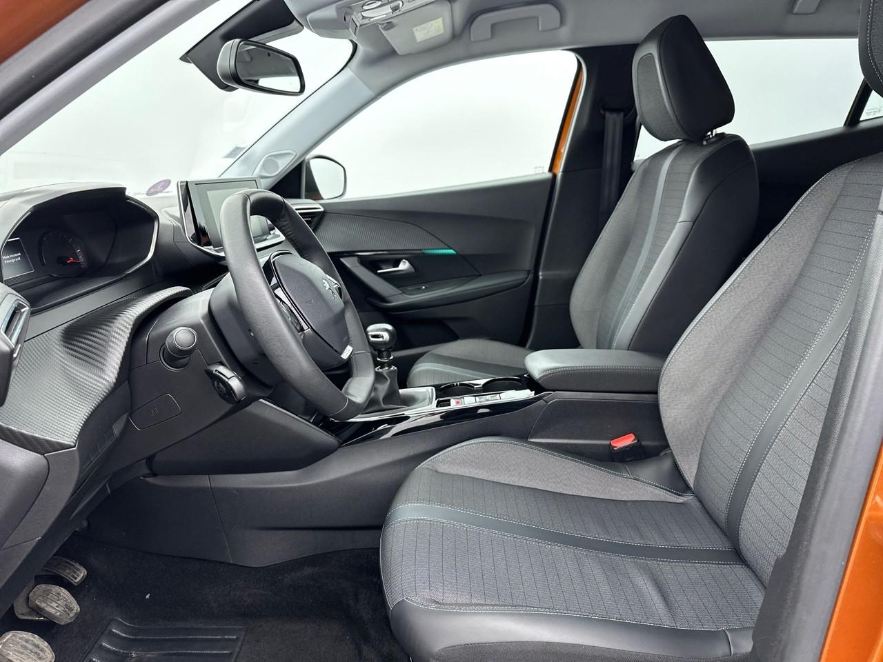 Peugeot 2008 puretech 100 s&s bvm6 allure — photo 9