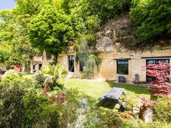 ARCHITECTURE INSOLITE - 1764 - Maison troglodyte entièrement ré
